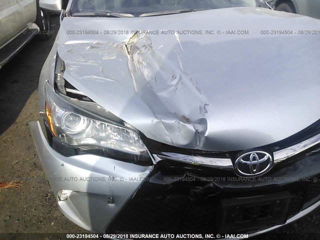4T1BF1FK7HU379276 - 2017 TOYOTA CAMRY LE/XLE/SE/XSE SILVER photo 6