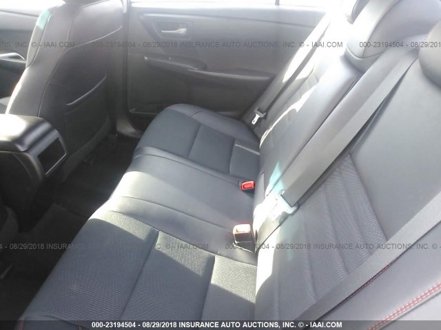 4T1BF1FK7HU379276 - 2017 TOYOTA CAMRY LE/XLE/SE/XSE SILVER photo 8