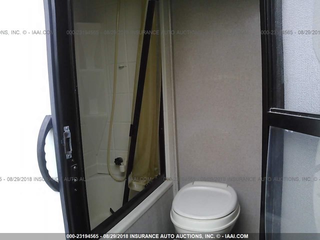 4X4TSVF23FL025165 - 2015 FOREST RIVER SURVEYOR SPORT  灰色 照片 8