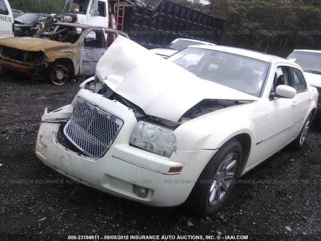 2C3LA53G48H137695 - 2008 CHRYSLER 300 TOURING WHITE photo 2