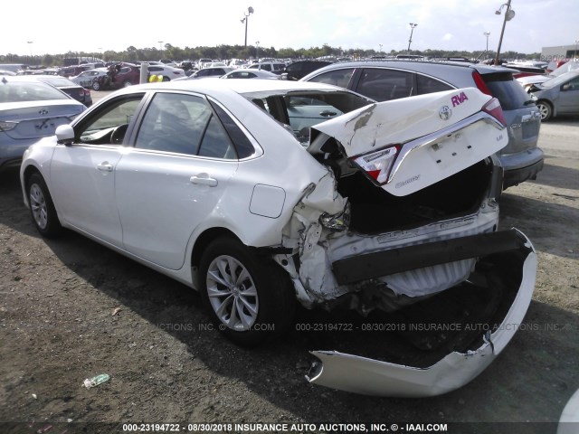 4T4BF1FK5FR480867 - 2015 TOYOTA CAMRY LE/XLE/SE/XSE 白色 照片 3