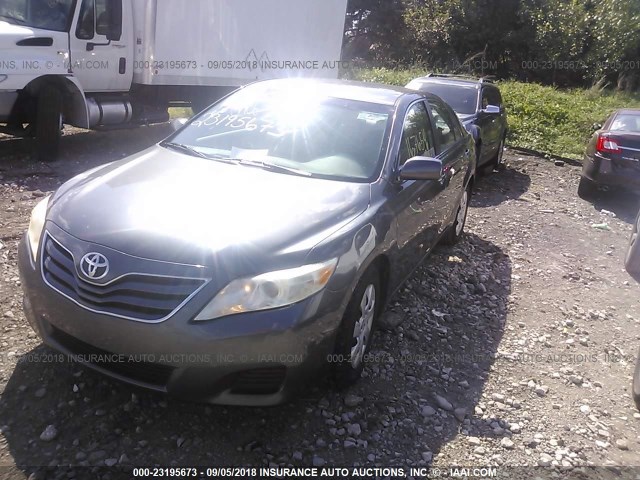 4T4BF3EK5AR040170 - 2010 TOYOTA CAMRY SE/LE/XLE 灰色 照片 2