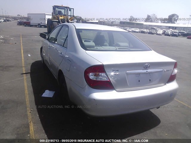 4T1BE32K83U684329 - 2003 TOYOTA CAMRY LE/XLE/SE 银色 照片 3