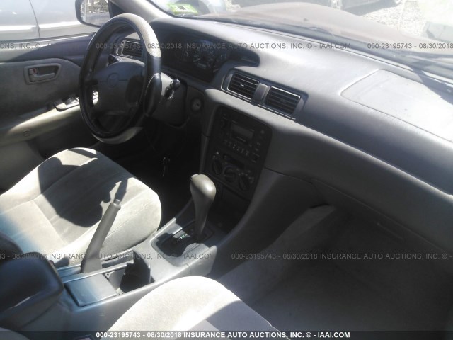 JT2BF22K1X0176382 - 1999 TOYOTA CAMRY LE/XLE 绿色 照片 5