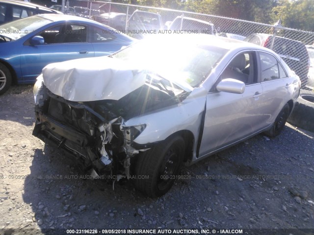 4T1BE46K28U766127 - 2008 TOYOTA CAMRY CE/LE/XLE/SE SILVER photo 2