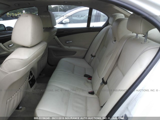 WBANV13558CZ57039 - 2008 BMW 528 XI WHITE photo 8