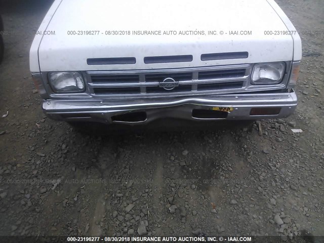 1N6SD16S8NC375486 - 1992 NISSAN TRUCK KING CAB WHITE photo 6