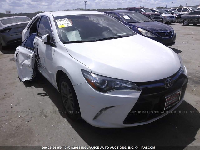 4T1BF1FK2GU239585 - 2016 TOYOTA CAMRY LE/XLE/SE/XSE WHITE photo 1