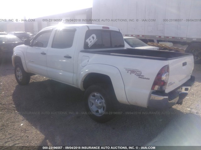 5TFLU4EN3BX008858 - 2011 TOYOTA TACOMA DOUBLE CAB WHITE photo 3