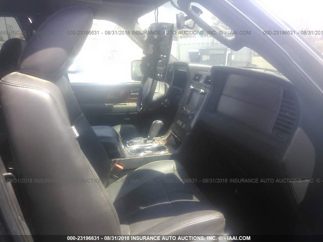 5LMJJ2H54BEJ05555 - 2011 LINCOLN NAVIGATOR BLACK photo 5