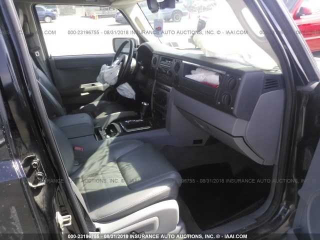 1J8HG48K06C272737 - 2006 JEEP COMMANDER შავი ფოტო 5