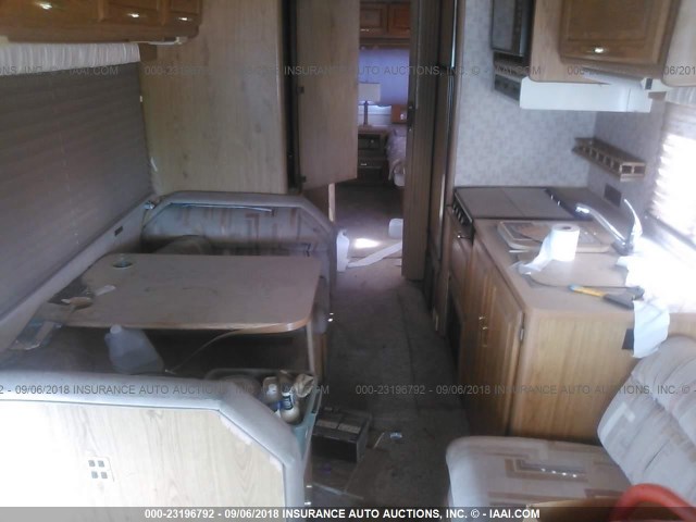 1GBKP37W2J3312017 - 1988 WINNEBAGO CHEVY P30  TAN photo 8