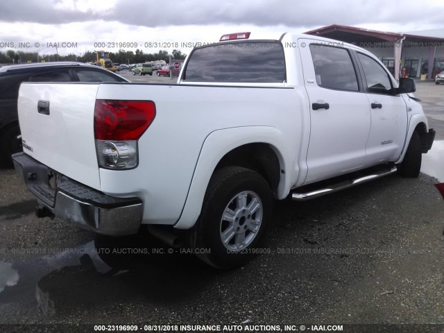 5TFEV54198X064452 - 2008 TOYOTA TUNDRA CREWMAX/CREWMAX SR5 WHITE photo 4