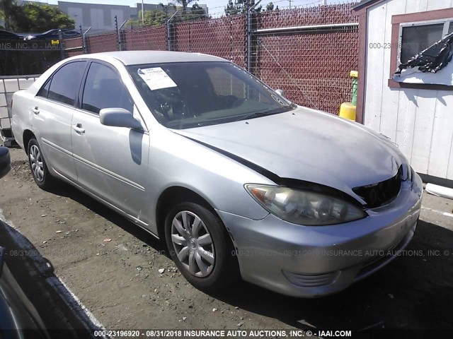 4T1BE32K45U509546 - 2005 TOYOTA CAMRY LE/XLE/SE Күміс фото 1