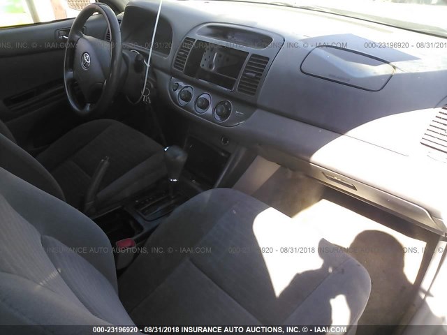 4T1BE32K45U509546 - 2005 TOYOTA CAMRY LE/XLE/SE Күміс фото 5