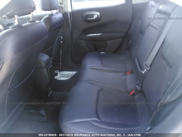 3C4NJCBB8JT233275 - 2018 JEEP COMPASS LATITUDE 银色 照片 8