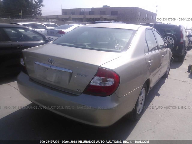 4T1BF30K62U022991 - 2002 TOYOTA CAMRY LE/XLE/SE 金色 照片 4