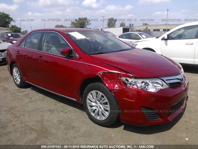 4T1BF1FK8DU699877 - 2013 TOYOTA CAMRY L/SE/LE/XLE Qırmızı foto 1