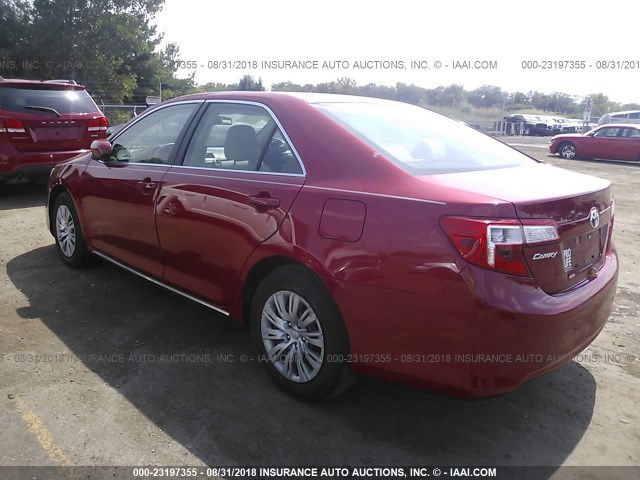 4T1BF1FK8DU699877 - 2013 TOYOTA CAMRY L/SE/LE/XLE Qırmızı foto 3