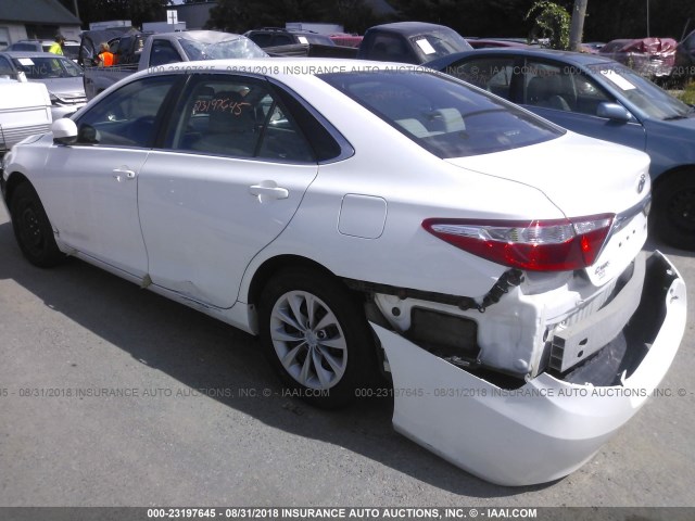 4T1BF1FK9FU495012 - 2015 TOYOTA CAMRY LE/XLE/SE/XSE 白色 照片 3