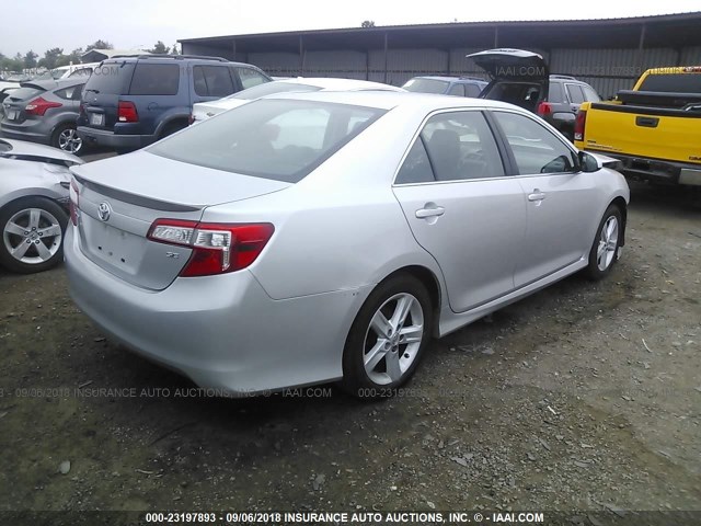 4T1BF1FK9DU227770 - 2013 TOYOTA CAMRY L/SE/LE/XLE Gümüş foto 4