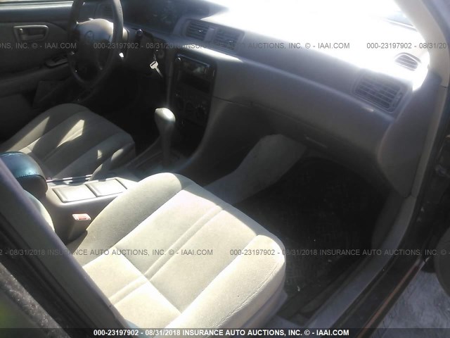 4T1BG22K71U859235 - 2001 TOYOTA CAMRY CE/LE/XLE 栗色 照片 5