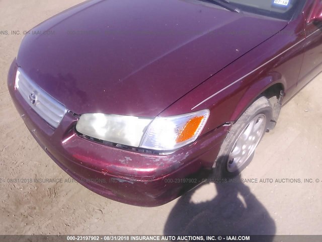 4T1BG22K71U859235 - 2001 TOYOTA CAMRY CE/LE/XLE 栗色 照片 6