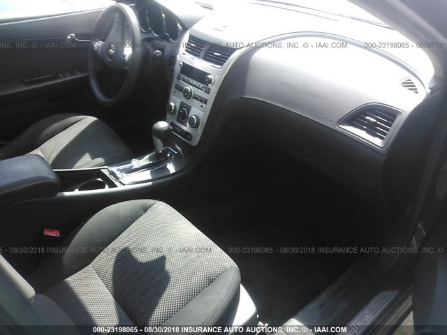 1G1ZC5E1XBF286140 - 2011 CHEVROLET MALIBU 1LT 灰色 照片 5