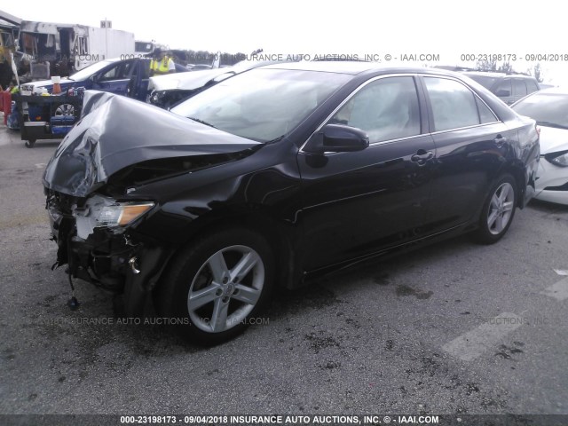 4T1BF1FK6CU064770 - 2012 TOYOTA CAMRY SE/LE/XLE 黑色 照片 2
