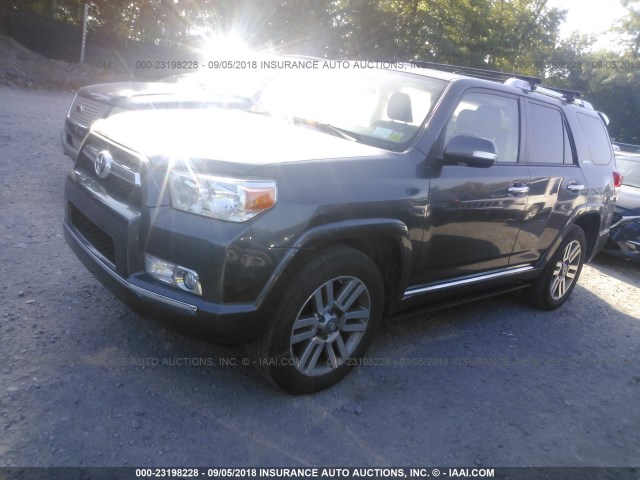 JTEBU5JR4C5080428 - 2012 TOYOTA 4RUNNER SR5/LIMITED/TRAIL GRAY photo 2