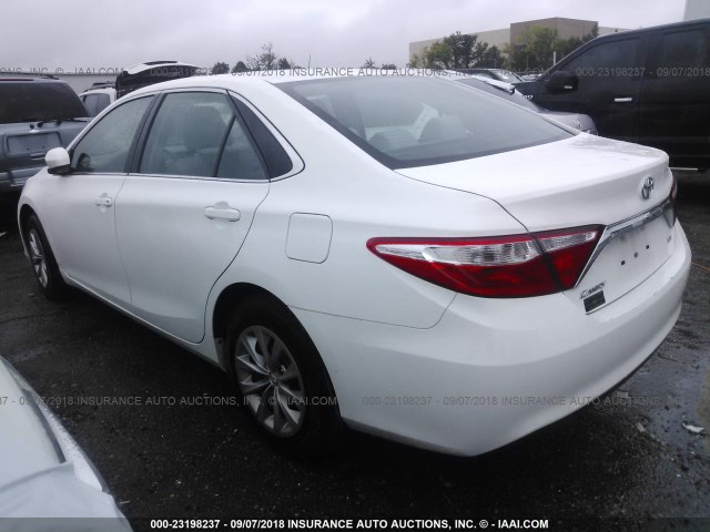 4T1BF1FKXGU169124 - 2016 TOYOTA CAMRY LE/XLE/SE/XSE 白色 照片 3