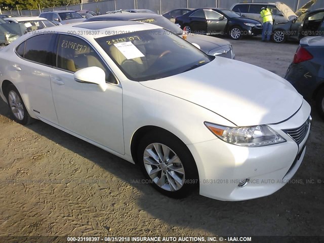 JTHBW1GG1E2055714 - 2014 LEXUS ES 300H WHITE photo 1