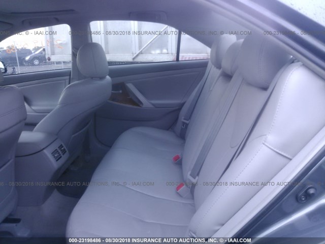 4T1BF3EK6BU230197 - 2011 TOYOTA CAMRY SE/LE/XLE ნაცრისფერი ფოტო 8