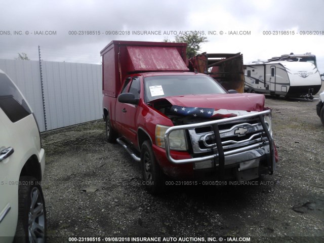 2GCEC19C171689383 - 2007 CHEVROLET SILVERADO C1500 RED photo 1