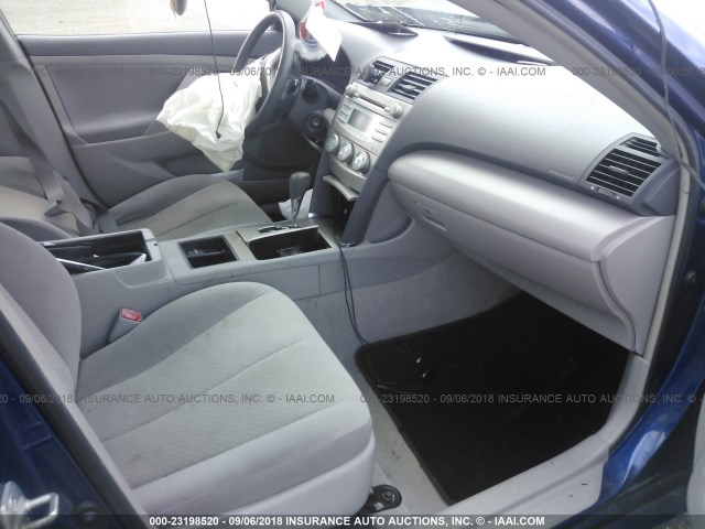 4T1BE46K27U085643 - 2007 TOYOTA CAMRY NEW GENERAT CE/LE/XLE/SE BLUE photo 5