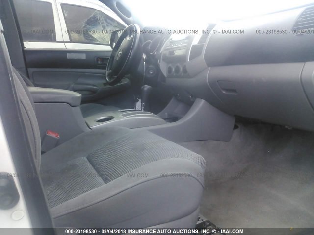5TELU42N86Z298145 - 2006 TOYOTA TACOMA DOUBLE CAB 白色 照片 5