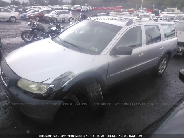 YV1SZ592651189717 - 2005 VOLVO XC70 SILVER photo 2