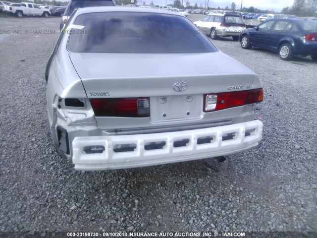 4T1BG22K11U071857 - 2001 TOYOTA CAMRY CE/LE/XLE 银色 照片 6