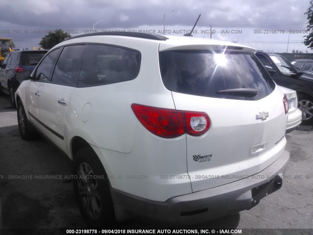 1GNKRFED1CJ314467 - 2012 CHEVROLET TRAVERSE LS WHITE photo 3