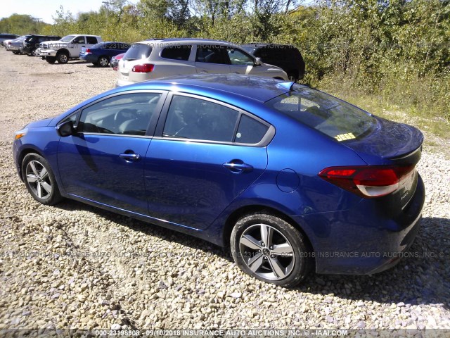 3KPFL4A72JE202710 - 2018 KIA FORTE LX/S BLUE photo 3