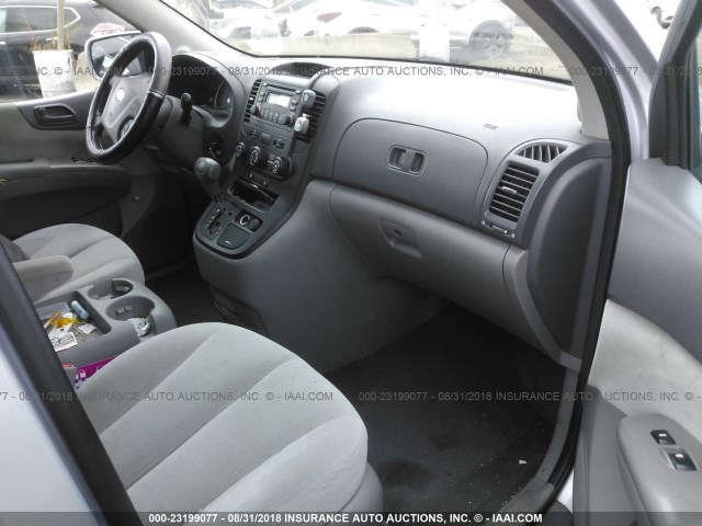 KNDMB233486197177 - 2008 KIA SEDONA EX/LX SILVER photo 5