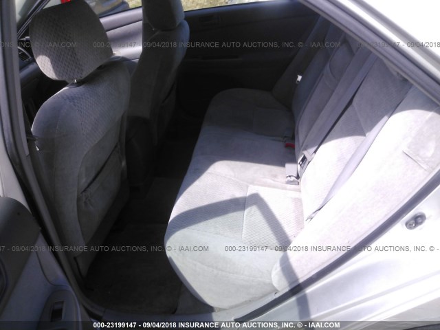 4T1BE32K94U304531 - 2004 TOYOTA CAMRY LE/XLE/SE Gümüş foto 8