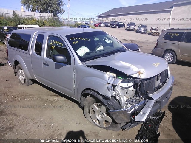 1N6AD06U38C413654 - 2008 NISSAN FRONTIER KING CAB LE/SE/OFF ROAD SILVER photo 1