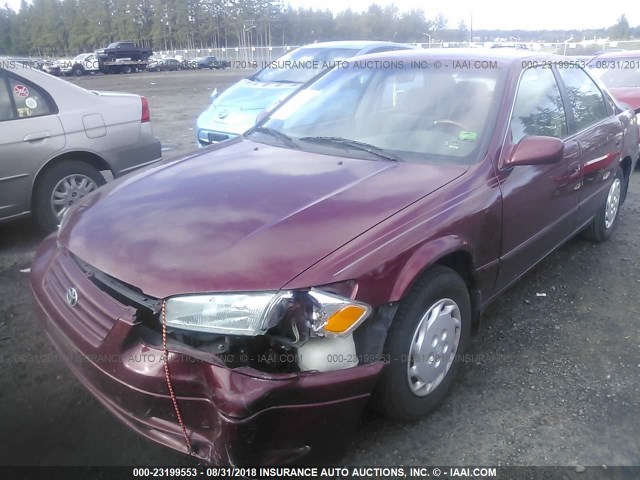 JT2BG28K0X0332528 - 1999 TOYOTA CAMRY LE/XLE RED photo 2