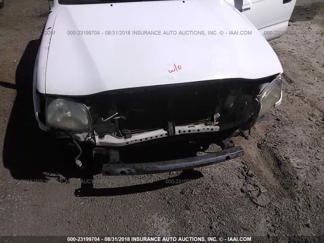 5TEVL52N01Z819997 - 2001 TOYOTA TACOMA XTRACAB WHITE photo 6