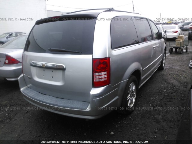 2A8HR54P58R657657 - 2008 CHRYSLER TOWN & COUNTRY TOURING SILVER photo 4
