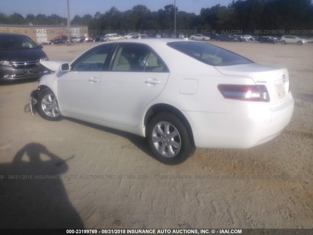 4T1BF3EK6BU668640 - 2011 TOYOTA CAMRY SE/LE/XLE 白色 照片 3