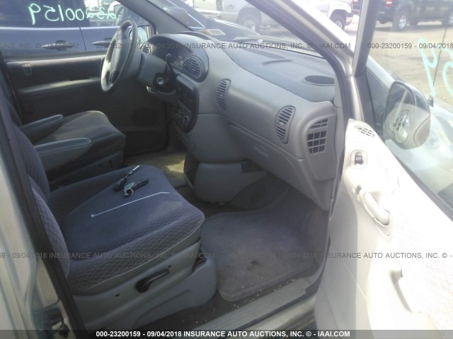 2B4GP44R9XR125179 - 1999 DODGE GRAND CARAVAN SE/SPORT GRAY photo 5