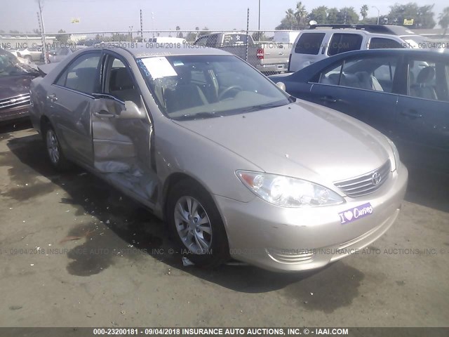 4T1BF32K15U104306 - 2005 TOYOTA CAMRY LE/XLE/SE Алтын фото 1