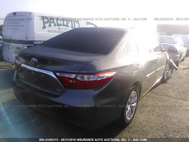 4T4BF1FK3GR582296 - 2016 TOYOTA CAMRY LE/XLE/SE/XSE 灰色 照片 4